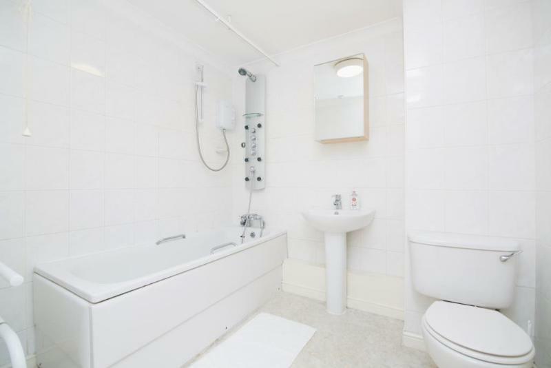 Oyo 140 Meridian Place 3*
